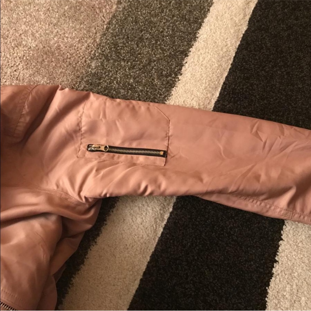 Cropped Zipper Bomber Jacket - Picture 3 of 9